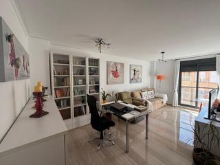 Etagenwohnung in Ausias March. Espectacular vivienda de dos dormitorios  antes tres   con garaj