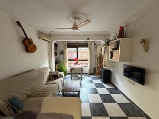 Flat in Trinitat. Vivienda de 3 dormitorios y un baño en zona trinitat