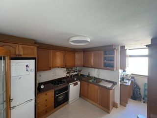 Miete Etagenwohnung in Alboraya Centro. Piso amplio 4 habitaciones y 2 baños con plaza de garaje semiamu