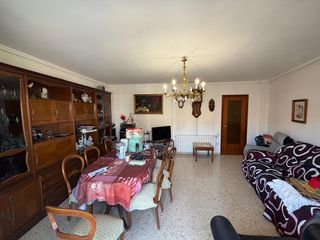 Etagenwohnung in Meliana. Amplio piso en meliana con parking y excelentes vistas