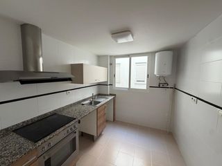 Pis a Casco Urbano. Amplio y luminoso piso en el corazón de náquera por solo 179,900