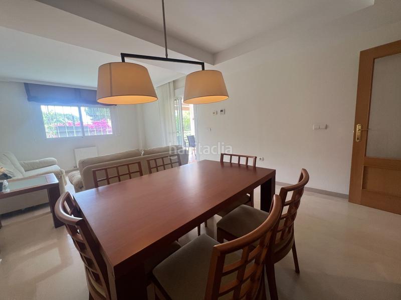 Foto cbd9155b-d0e0-4305-a040-c34b1e57ff1e. Casa amplio chalet pareado con piscina privada en la almajada a pocos minutos de la playa san juan. en Mutxamel