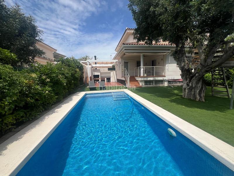 Foto cd62607a-1bd5-4d89-bdb3-f891f4232c26. Casa amplio chalet pareado con piscina privada en la almajada a pocos minutos de la playa san juan. en Mutxamel