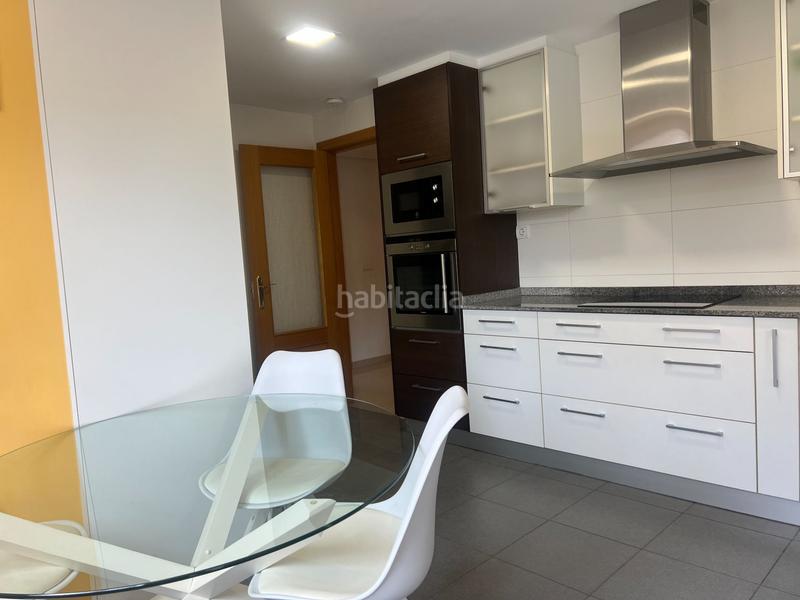 Foto ea79de9b-0e2c-4e58-8d03-135fff405d10. Casa amplio chalet pareado con piscina privada en la almajada a pocos minutos de la playa san juan. en Mutxamel