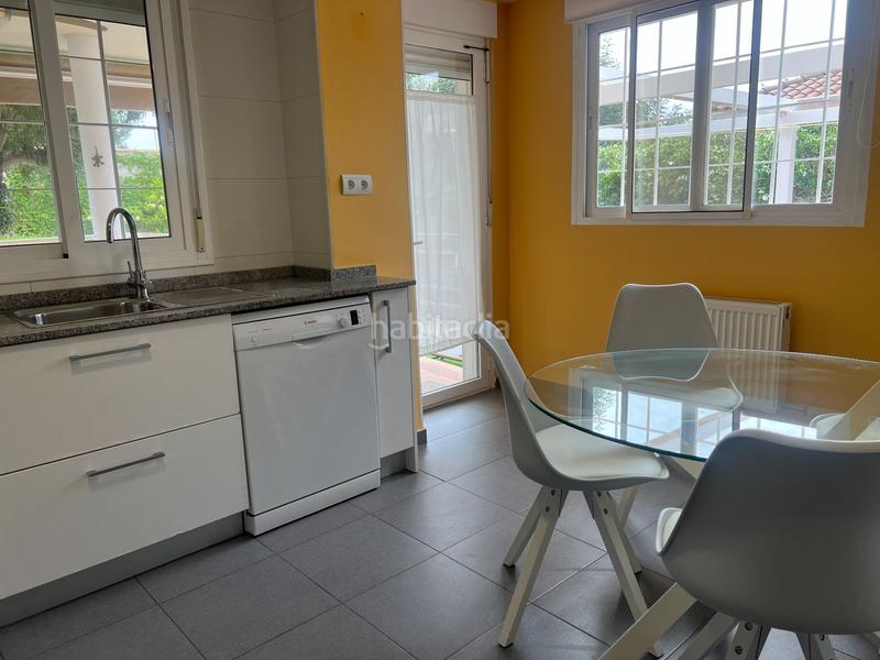 Foto ee59cbb0-5b7f-4b6d-87fe-e718adf68c2c. Casa amplio chalet pareado con piscina privada en la almajada a pocos minutos de la playa san juan. en Mutxamel