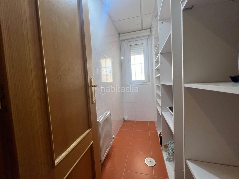Foto f0ace5db-6a3b-4cc2-91f4-e6b5a30001de. Casa amplio chalet pareado con piscina privada en la almajada a pocos minutos de la playa san juan. en Mutxamel