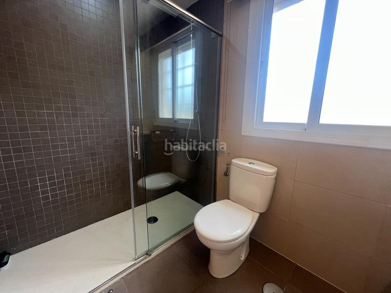 Foto fe2a7e9e-5a37-4c7a-b17f-4df508e08fc0. Casa amplio chalet pareado con piscina privada en la almajada a pocos minutos de la playa san juan. en Mutxamel