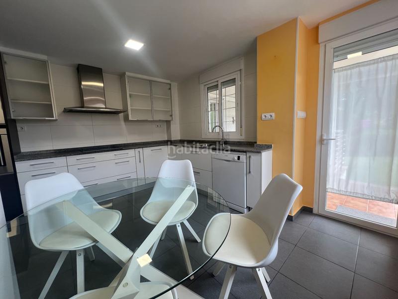 Foto 0ee1ca8a-8da7-4a3e-bddb-9ddf77cb457e. Alquiler casa amplio chalet pareado con piscina privada en la almajada a pocos minutos de la playa san juan. almajada en Mutxamel