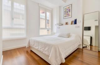 Appartement  Los luceros. Vivienda con luz, altura y carácter junto a plaza de luceros  av