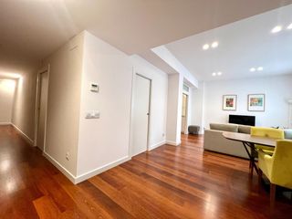 Piso  Luceros. Vivienda con luz, altura y carácter junto a plaza de luceros  av