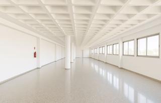 Lloguer Edifici  Almansa. Alquila edificio industrial comercial en perfecto estado, amplio