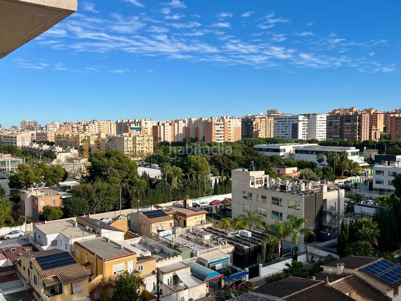 Foto 0b705abb-6929-4dad-be03-505f0bd24790. Piso  con gran terraza en av. miriam blasco. en Alicante