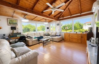 Semi detached house  Haygon. Chalet pareado con piscina privada en haygon, san vicente raspei