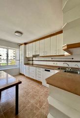 Lloguer Pis  Arpon. Amplio piso en zona cabo huertas  playa san juan de 135 m2