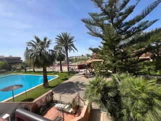 Casa  Maigmona. Chalet adosado reformado con 5 dormitorios, terrazas, sótano y g