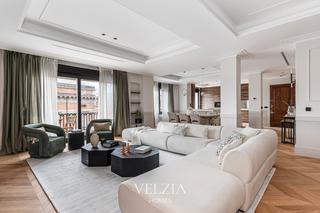 Pis  Calle de ruiz de alarcn. Exclusivo piso exterior con terraza en jernimos, junto al retir