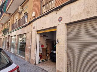 Geschäftsraum in Altabix. Local con vado en el corazon del barrio de altabix