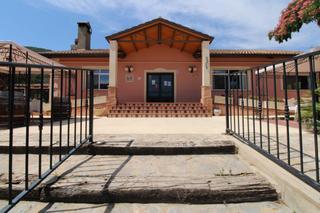 Pis  Camino iii pd 4. Chalet mas restaurante la cuina de kike y cuca en venta en casta