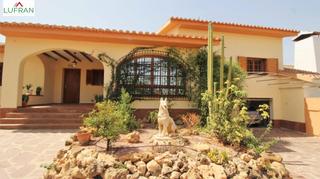 Chalet à Santa Faz. Chalet con piscina en venta  santa faz alicante