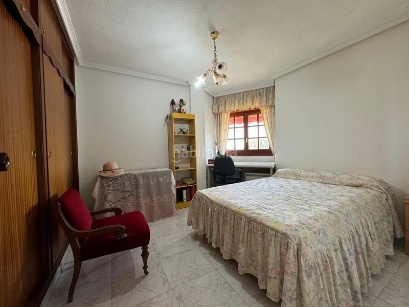 Foto 0b5dfb7e-8213-4e2c-a831-24a5c8e2a79a. Chalet  independiente en venta en las paulinashogar provincial en Alicante