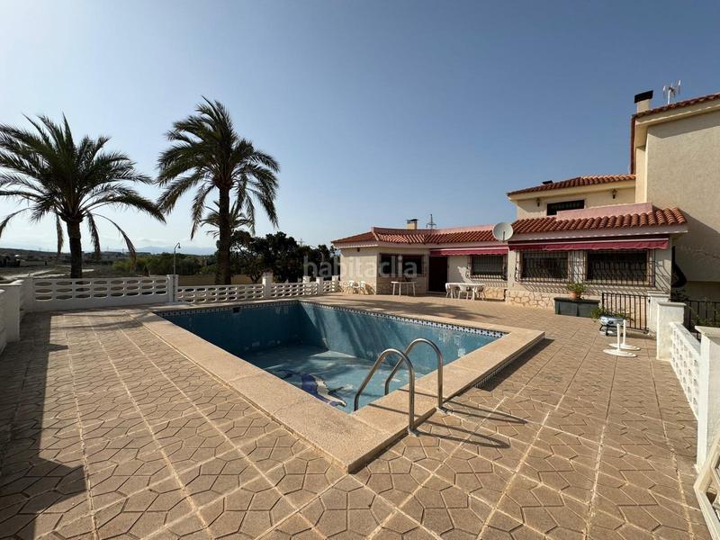Foto 5a6623ac-b090-4b75-9f41-fbee7d181343. Chalet  independiente en venta en las paulinashogar provincial en Alicante