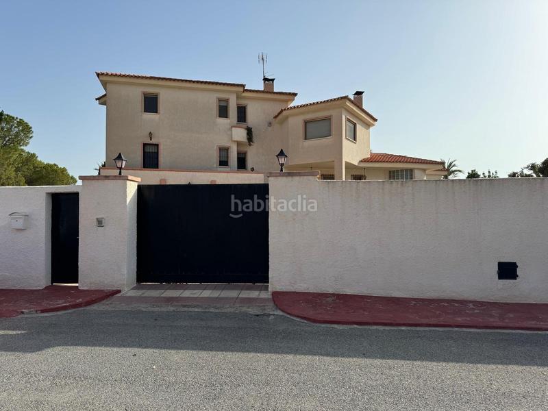 Foto 5e241508-664c-42fd-8f83-b0b0aba47210. Chalet  independiente en venta en las paulinashogar provincial en Alicante