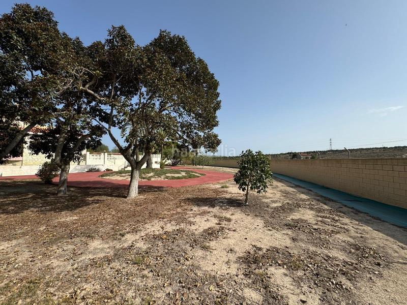 Foto 60322c80-dc6e-4e40-b92f-85a4140f24b7. Chalet  independiente en venta en las paulinashogar provincial en Alicante