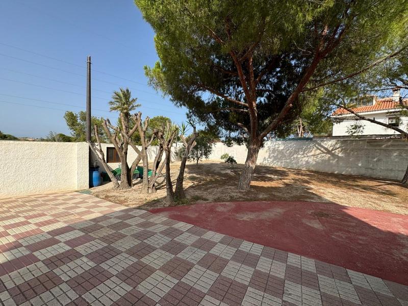 Foto f5b23f8c-4de5-4c26-a3f3-4a0797b20a85. Chalet  independiente en venta en las paulinashogar provincial en Alicante