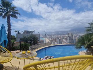 Xalet a Rincón Alto. Chalet villa con vistas al mar en venta en benidorm zona sierra