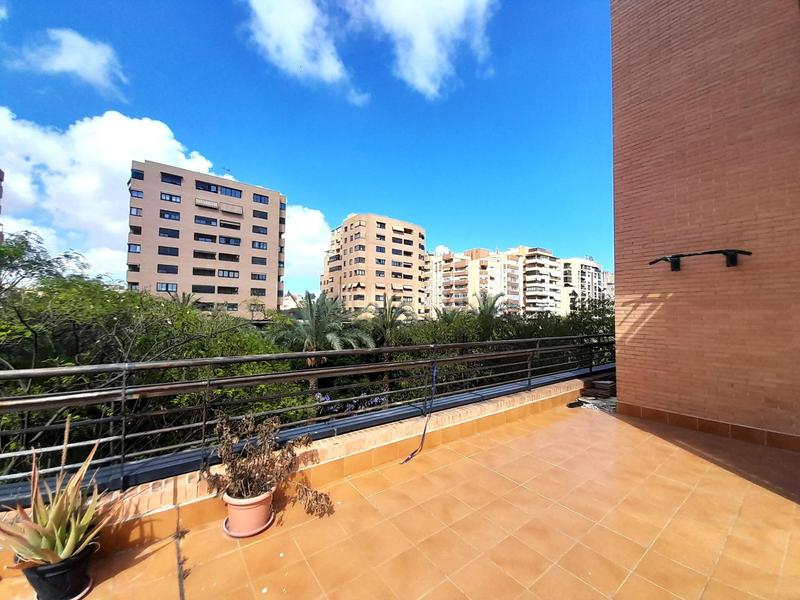 Foto a4599fa8-9b53-4795-82a7-438283fc67ee. Pis amb calefacció aparcament piscina a Garbinet - Parque de las Avenidas Alicante