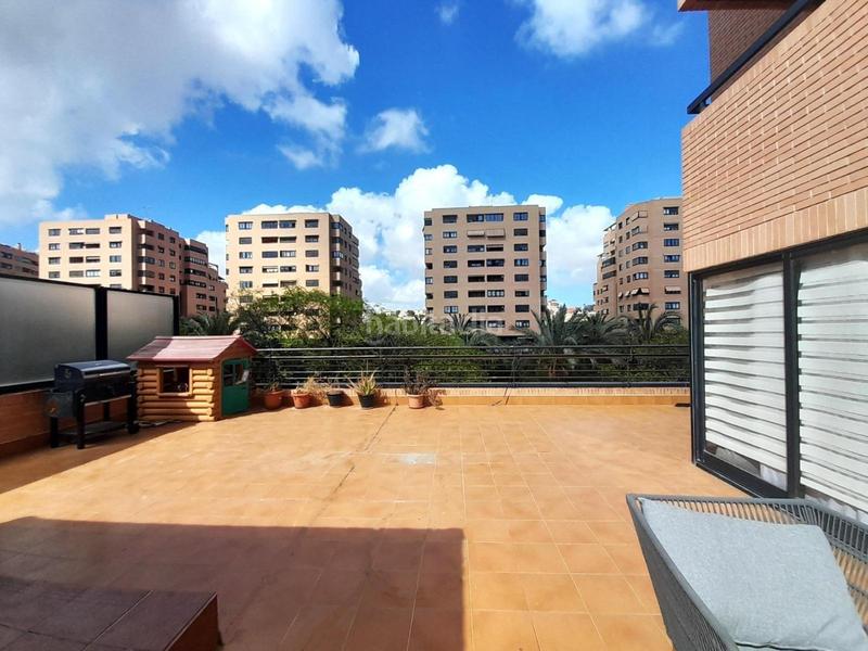 Foto c663a320-0dc4-4947-8ba1-286debf087fc. Pis amb calefacció aparcament piscina a Garbinet - Parque de las Avenidas Alicante