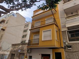 Edifici a Centro. Edificio triplex en santa pola