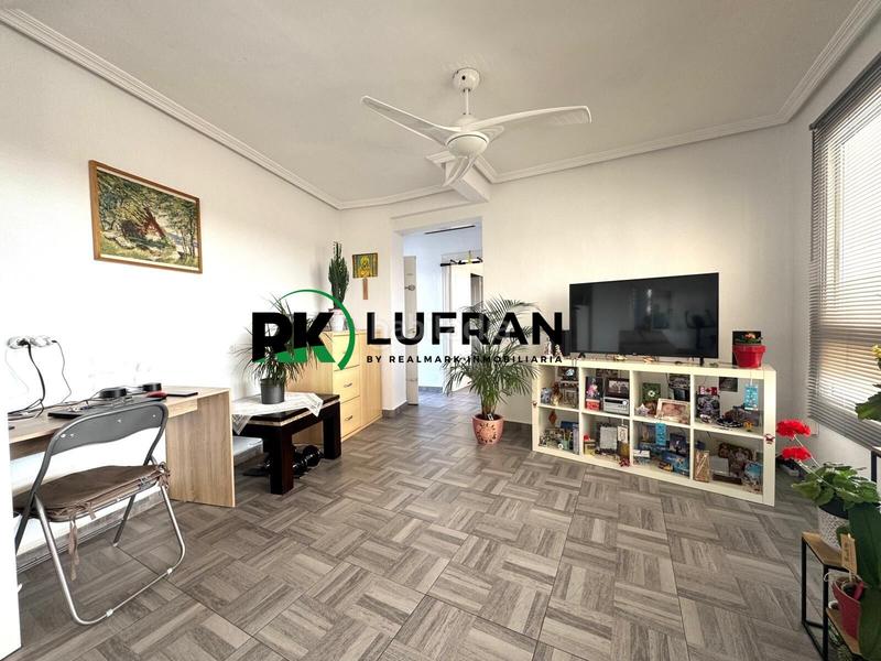 Foto 3de5e900-149c-4c44-9f1b-fd568f6901eb. Pis amb aparcament a Goteta Alicante