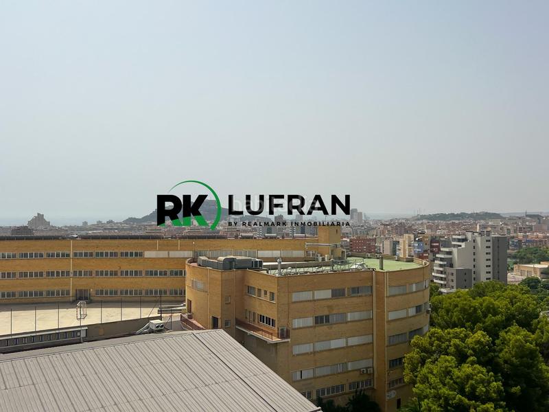 Foto 88818fdf-7d4d-4cb9-8ae2-0348f5a28dab. Piso apartamento con vistas increíbles en Juan XXIII Alicante