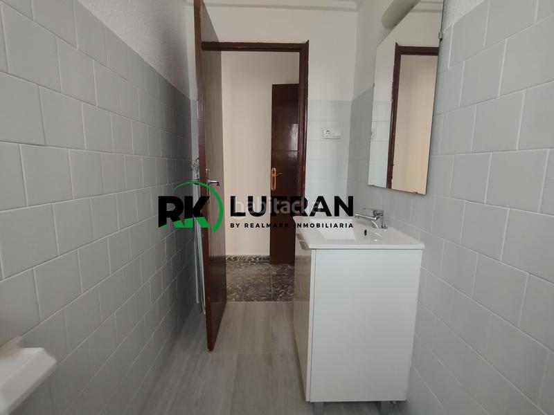 Foto b3dee8f1-1d0b-4efa-a89f-b4ca31f105eb. Piso  listo para entrar a vivir o como inversión. en Elda