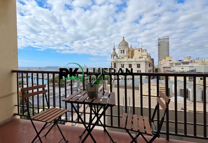 Foto edcbed80-e36f-4a93-b5ed-9cefac097f4b. Pis a Casco Antiguo - Sta. Cruz - Ayuntamiento Alicante