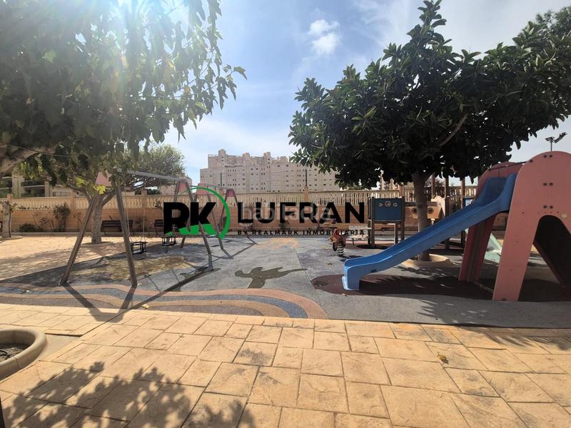 Foto b14d2376-503f-45e7-a4b5-c53afc98a19c. Lloguer pis amb aparcament piscina a Playa Muchavista Campello (el)