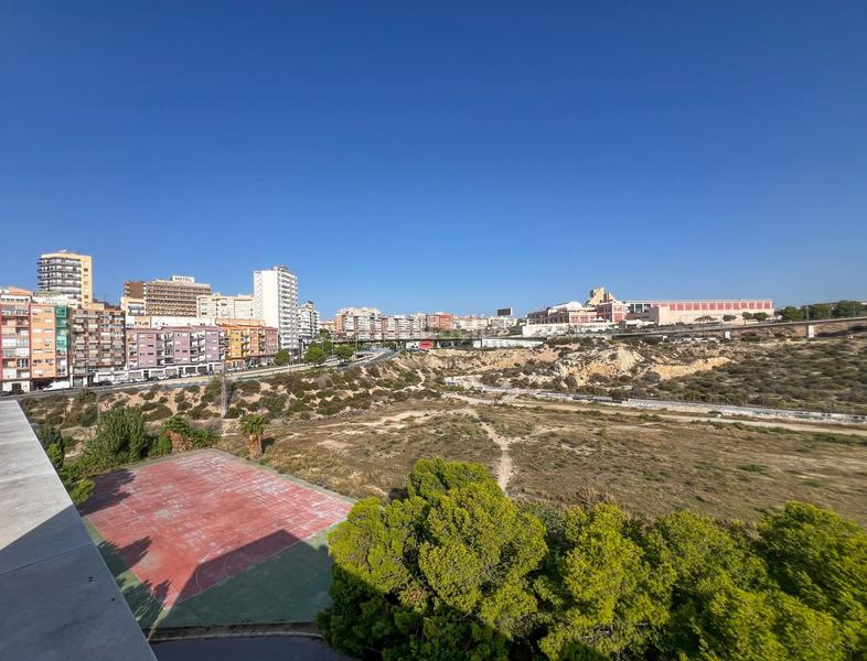 Foto 1c32acbf-c8b2-4fea-8dc2-9ffaa1a29b2f. Appartement mit parking in Goteta Alicante