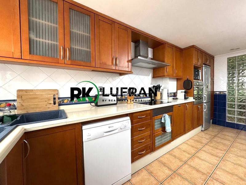 Foto 54d89f1b-7020-4a19-8dc0-ca1efb495eb8. Piso  en venta en calle mayor en Casco Antiguo - Sta. Cruz - Ayuntamiento Alicante