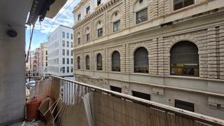 Pis a Barrio del Centro. Piso en venta para reformar en centro tradicional alicante