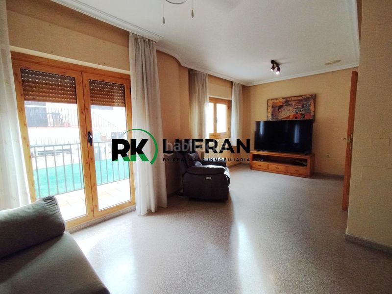 Foto 414d0be9-a895-48dc-9f00-4bf8b14665e1. Casa fantastico adosado elda en Petrer