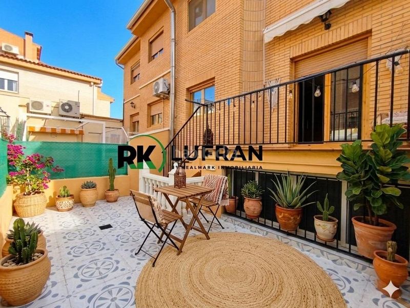 Foto 6b5f5f7a-cdba-41ef-a06a-940c9d74d585. Casa fantastico adosado elda en Petrer