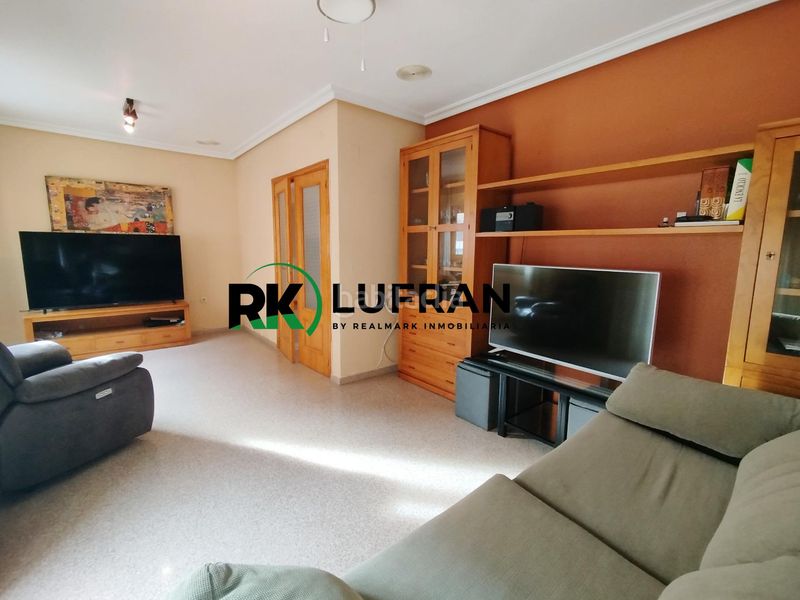 Foto 6cd9c439-8f06-4821-8b3f-acac86028dd2. Casa fantastico adosado elda en Petrer