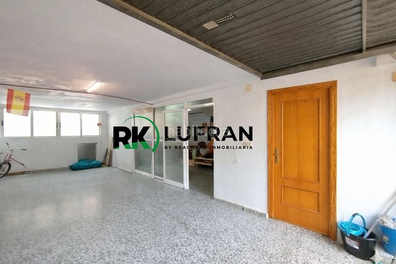 Foto b6a6d6aa-0e25-411b-9993-3ac957676e79. Casa fantastico adosado elda en Petrer