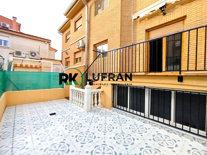 Foto b9a3bc8a-c835-4f84-a3d1-fda50e9a3d38. Casa fantastico adosado elda en Petrer