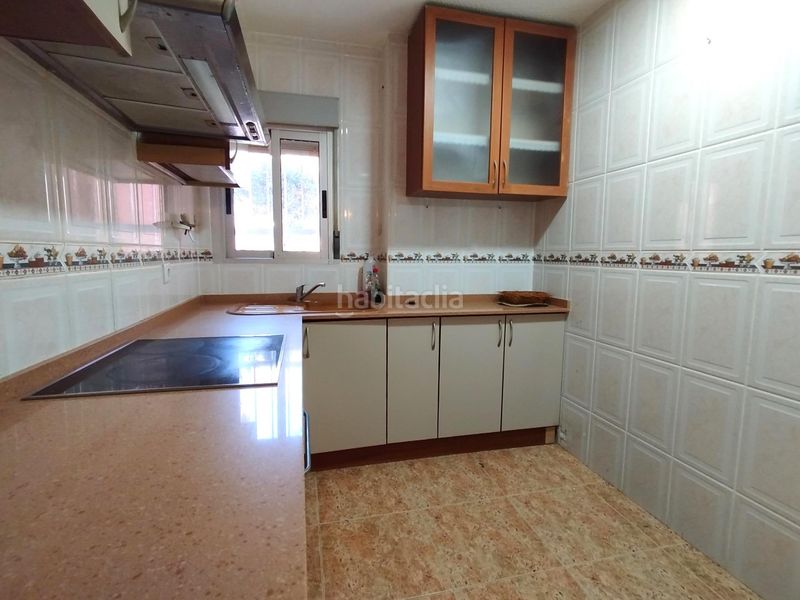 Foto 099a606e-1ada-4369-92c8-349e7d0dbfe4. Flat with parking in Las Trescientas-San Francisco-Ciudad Vergel Elda