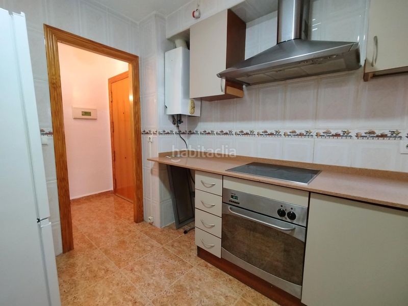 Foto f6041c93-e25a-43d8-a15b-b6710b0de45e. Flat with parking in Las Trescientas-San Francisco-Ciudad Vergel Elda