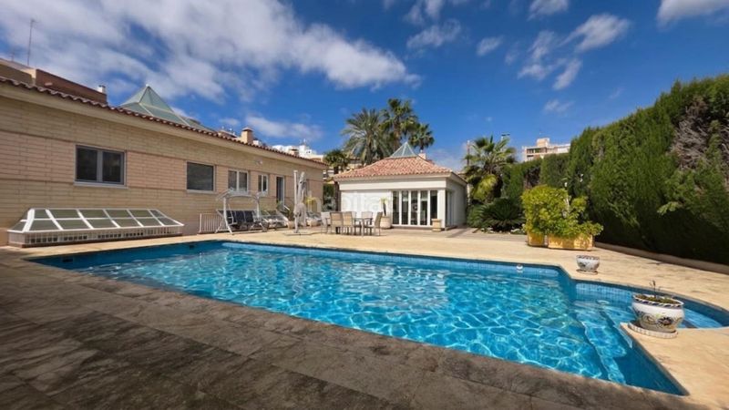 Foto ccdd4b35-b373-4044-9d58-06b4d5ae9e64. Xalet amb aparcament piscina a Ciutat Jardí - Torreta Verdí Elche / Elx