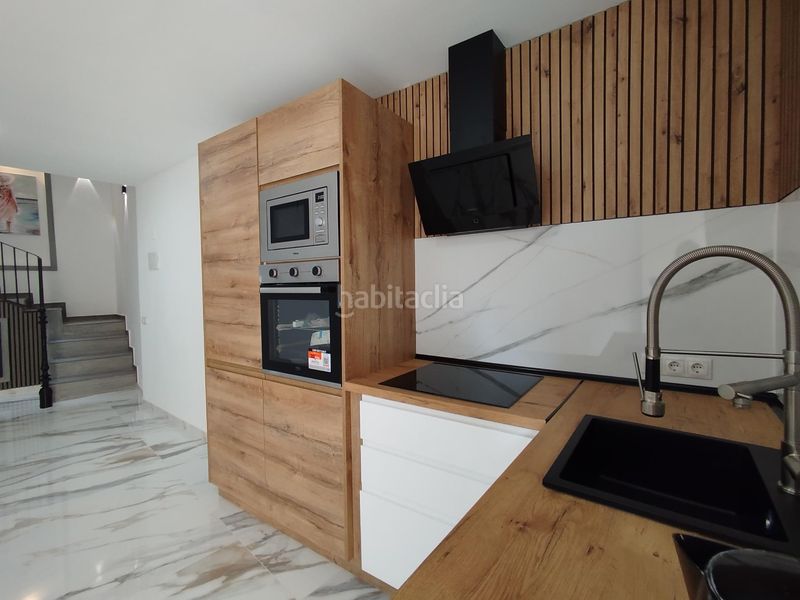 Foto d53fbde1-ff82-40c2-95cc-8eedc74db2d2. Casa a Xixona