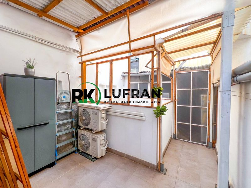Foto e9eee8a5-a8ec-4f23-bd5e-2d93057fc9c6. Edificio  a la venta en el centro en Barrio del Centro Alicante